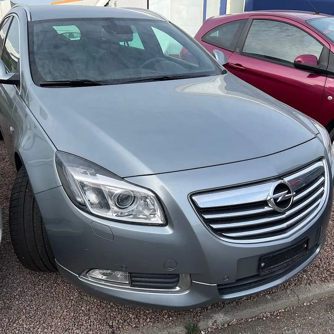 Opel Insignia Sport 4x4 2,0T Kombi-aus der Schweiz Grau - 1