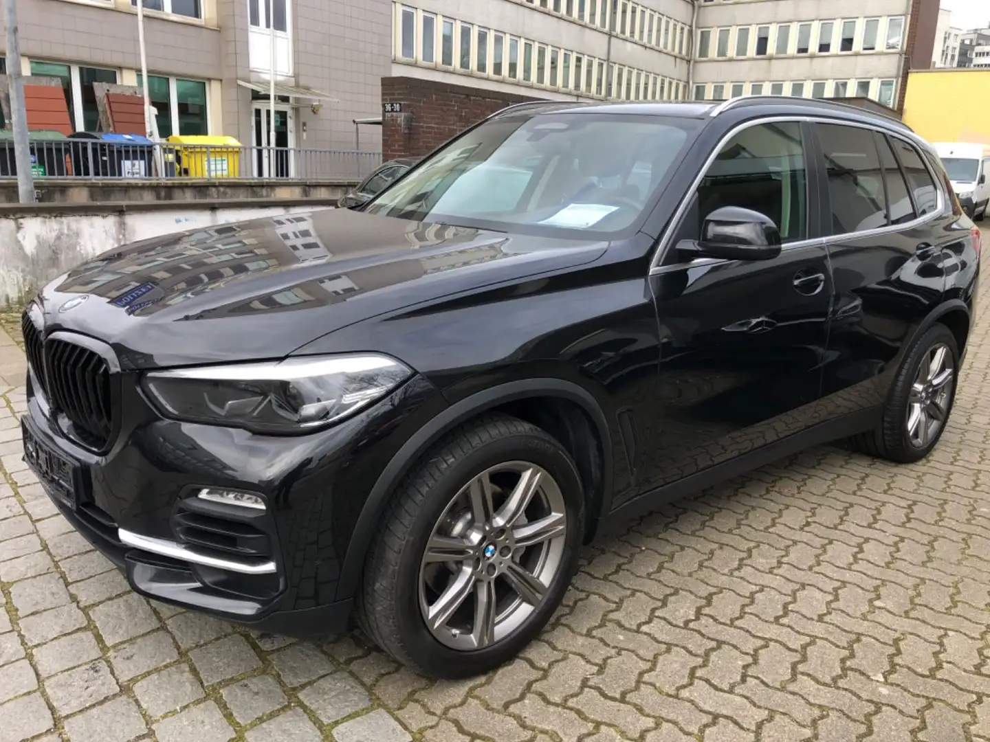 BMW X5 xDrive 3.0 d X-Line Leder*Navi*Panoram*R.Kame Schwarz - 1