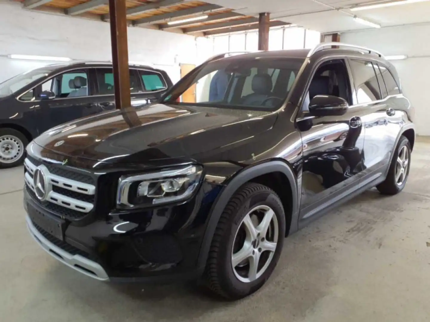 Mercedes-Benz GLB 200 d 4Matic*Navi*LED*SHZ*Klima*TeiLeder*PDC Schwarz - 1