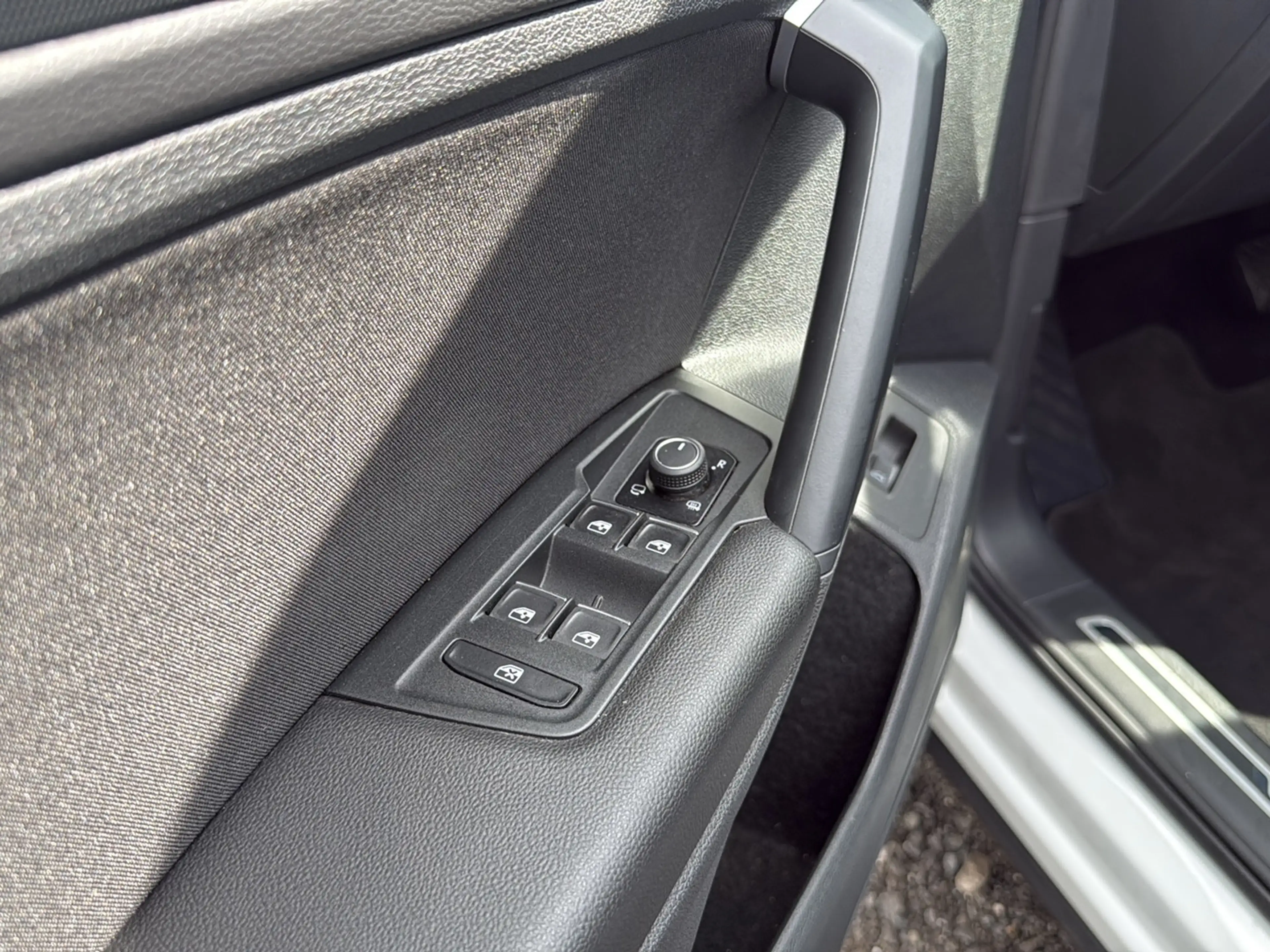 Volkswagen Tiguan 1.5TSI Elegance ACC+VIRTU+SHZ+IQ-D+AMBIEN — photo 10