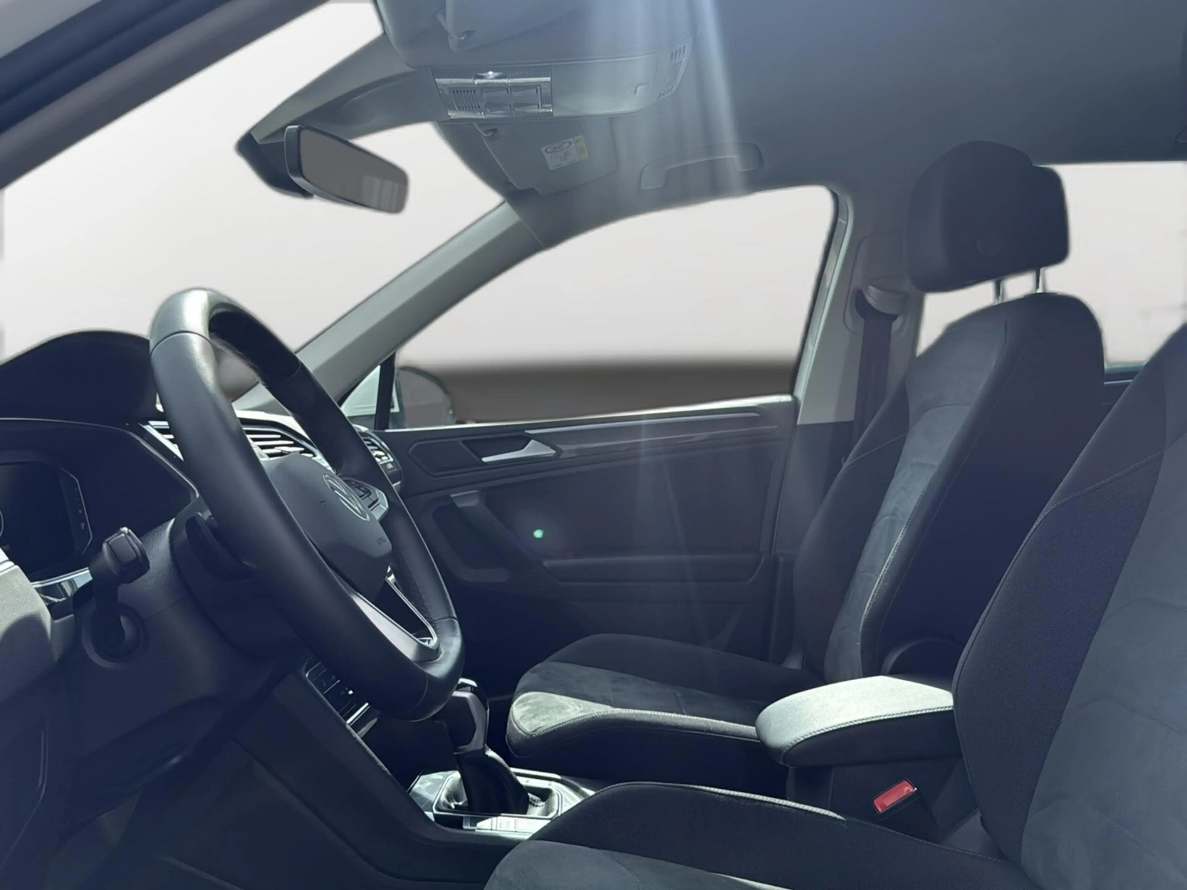 Volkswagen Tiguan 1.5TSI Elegance ACC+VIRTU+SHZ+IQ-D+AMBIEN — photo 12