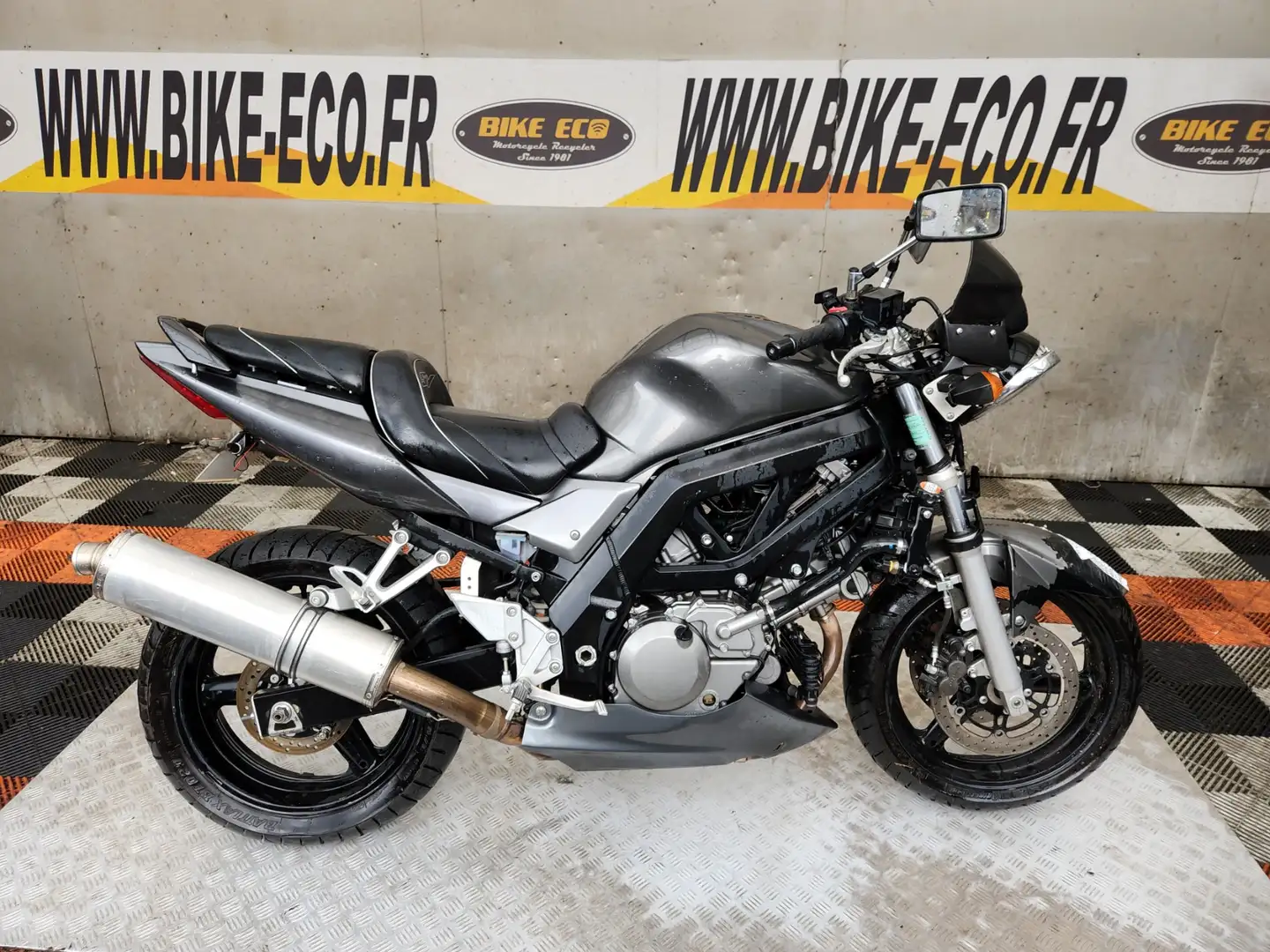 Suzuki SV 650 Gris - 1