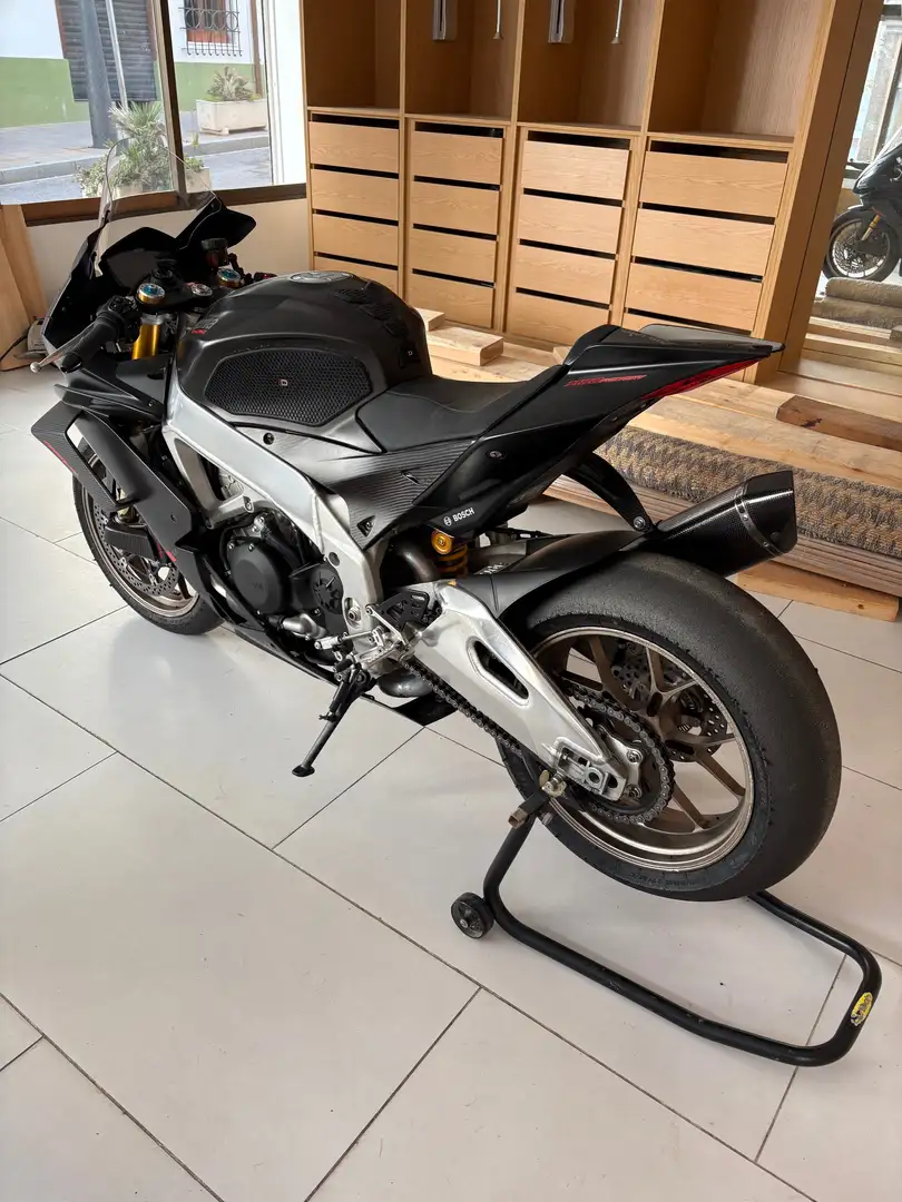 Aprilia RSV4 Factory Negro - 2