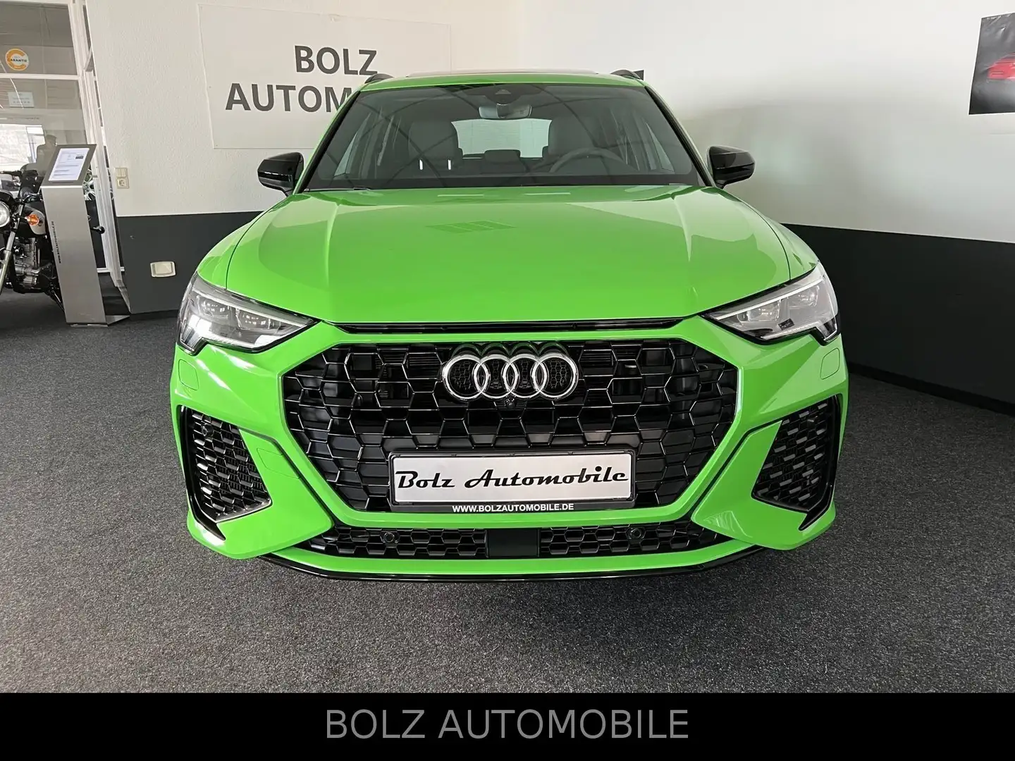 Audi RS Q3 1.Hand 21"Zoll Panorama  Virtual Cockpit Зелений - 2