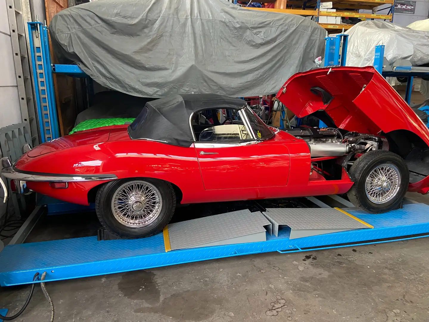 Jaguar E-Type E-Type Cabrio 4.2 Serie 2 Červená - 2