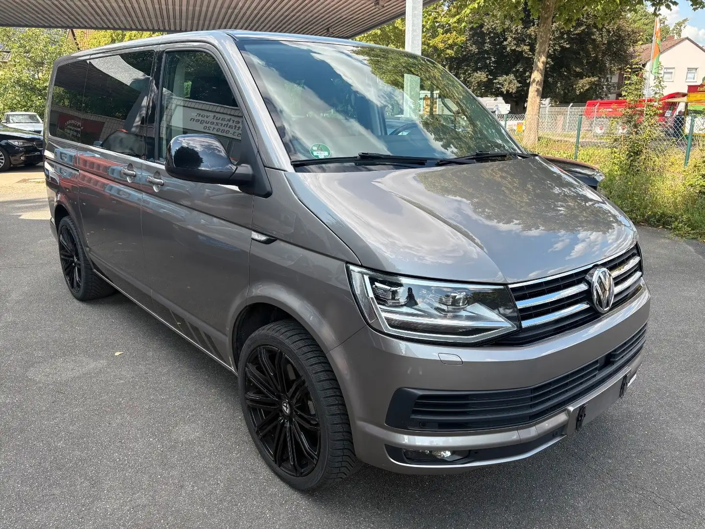 Volkswagen T6 Multivan Edition DSG Beige - 1