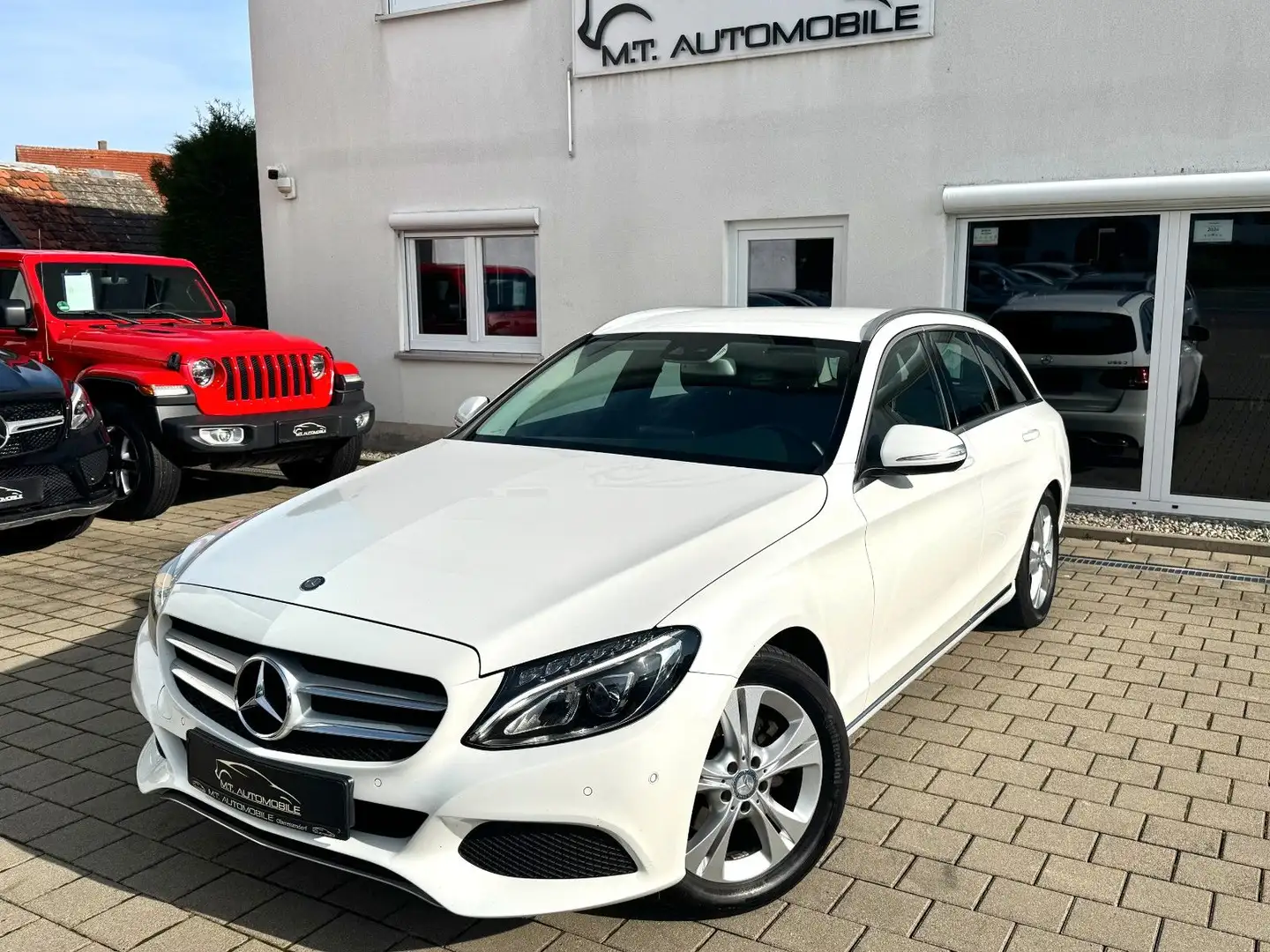 Mercedes-Benz C 220 T*AVANTGARDE*AHK*KAMERA*TEMP*LED*SHZ*BLUET Weiß - 1