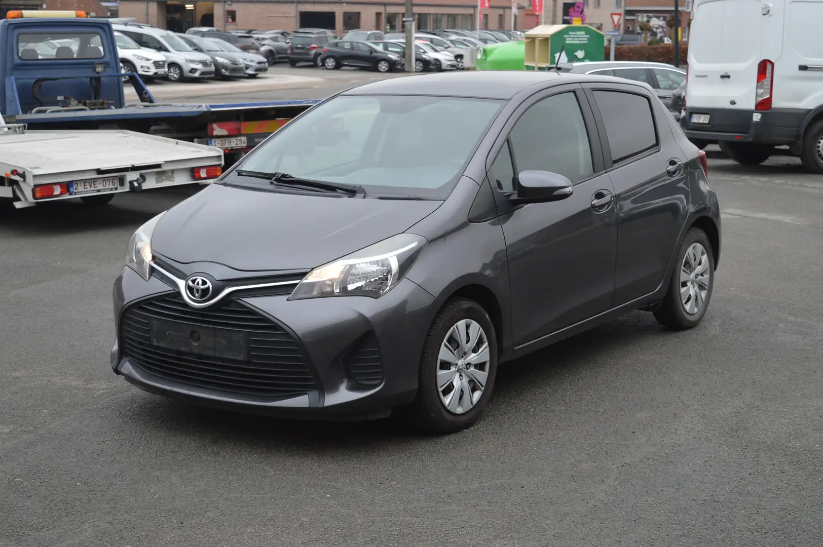 Toyota Yaris Yaris 1.33i VVT-i Active and pack Live 2 Gris - 1