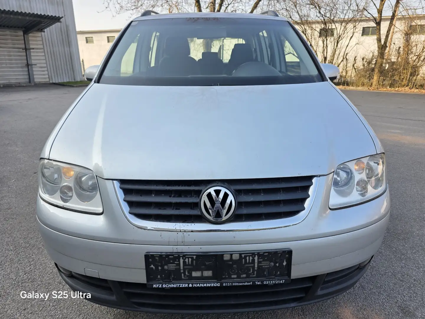 Volkswagen Touran 1.9 TDI DSG Conceptline Grau - 1