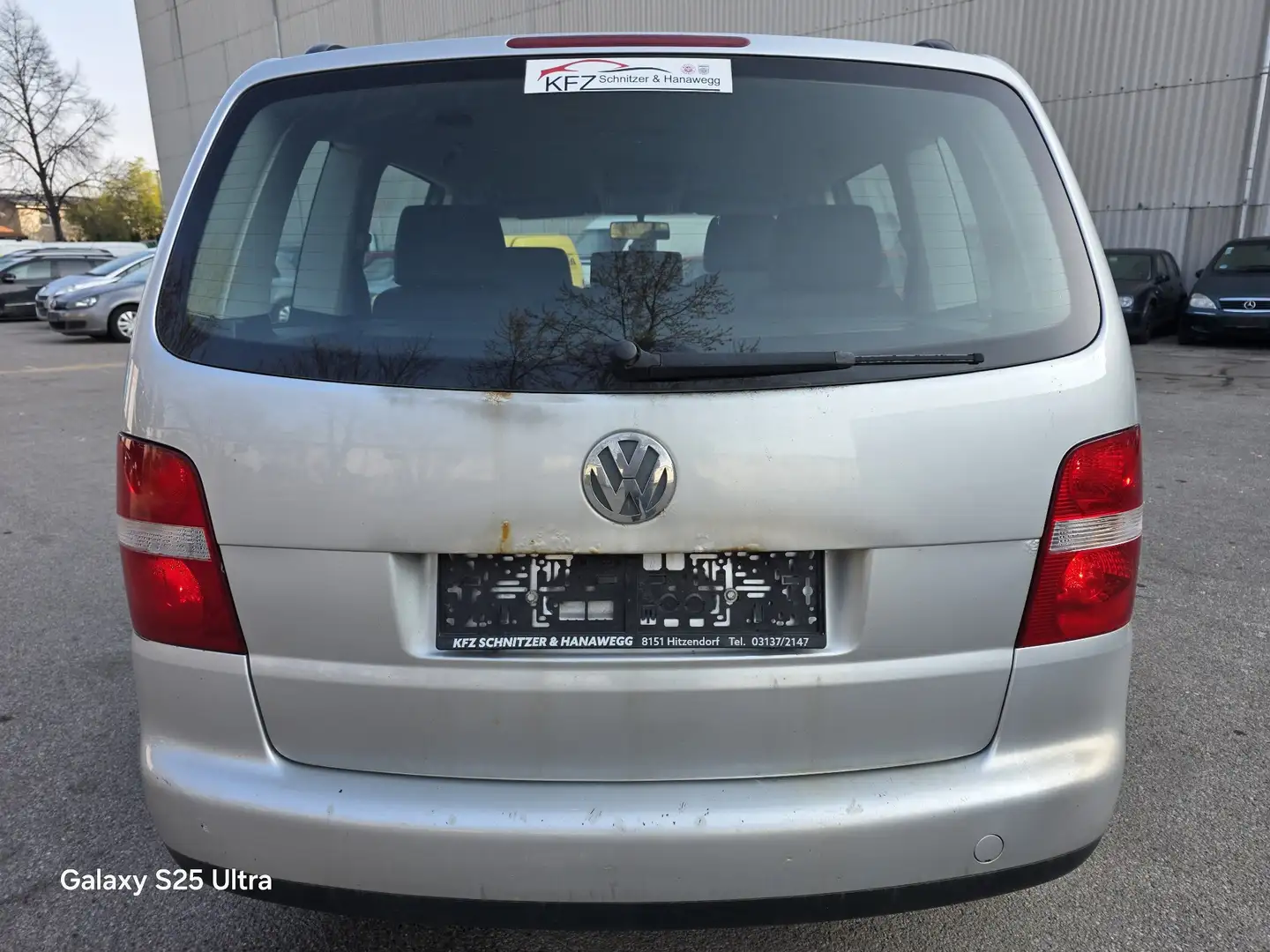 Volkswagen Touran 1.9 TDI DSG Conceptline Grau - 2
