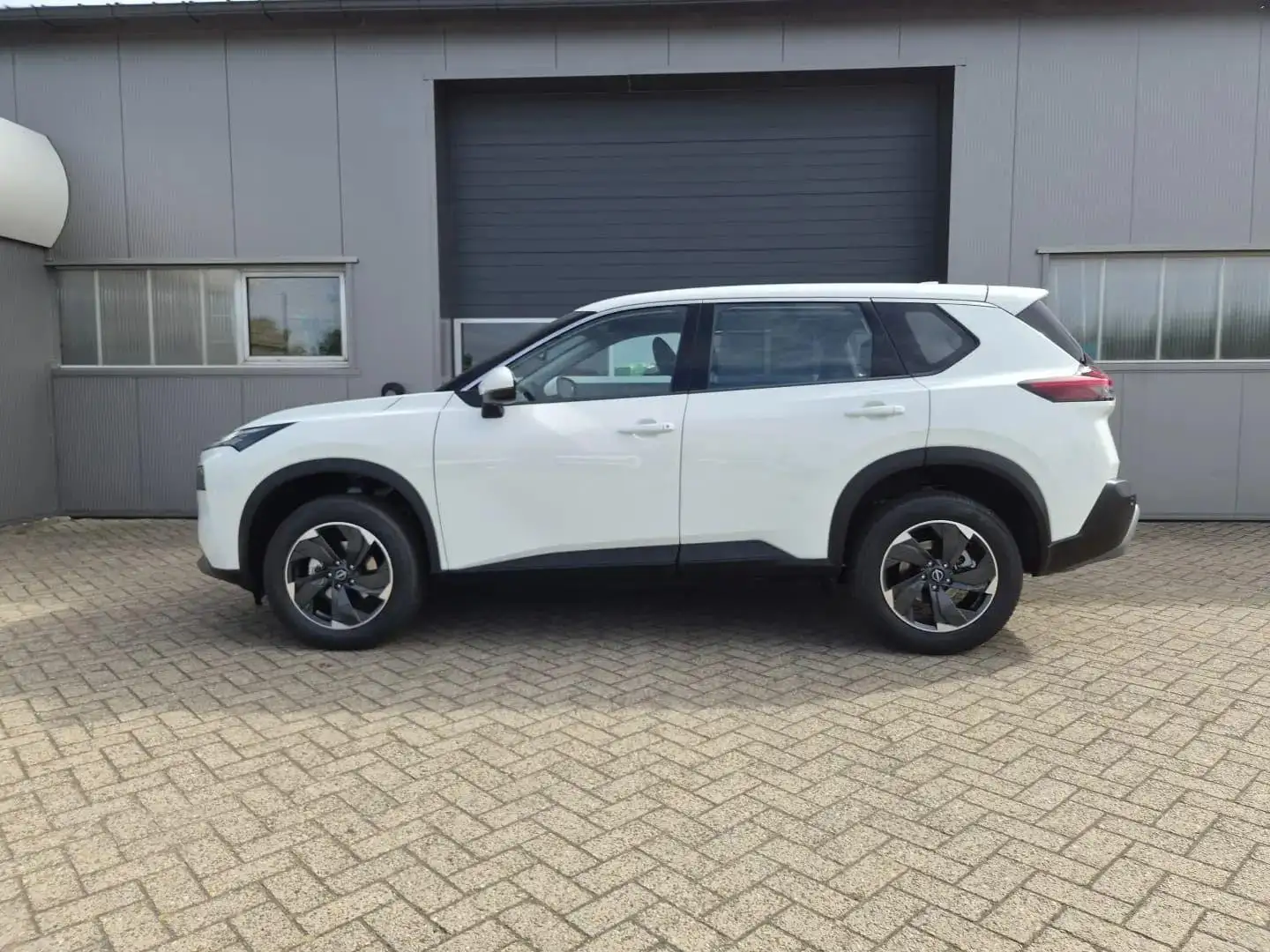 Nissan X-Trail Acenta 1.5 MHEV 163PS Automatik Sitzheizung v+h... Weiß - 2