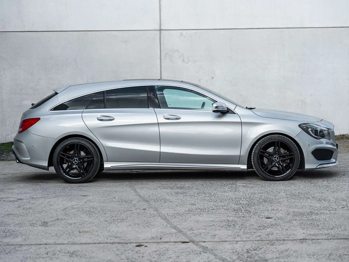 Mercedes-Benz CLA 220 AMG Automaat Panoroof xenon Electric seats Silber - 1