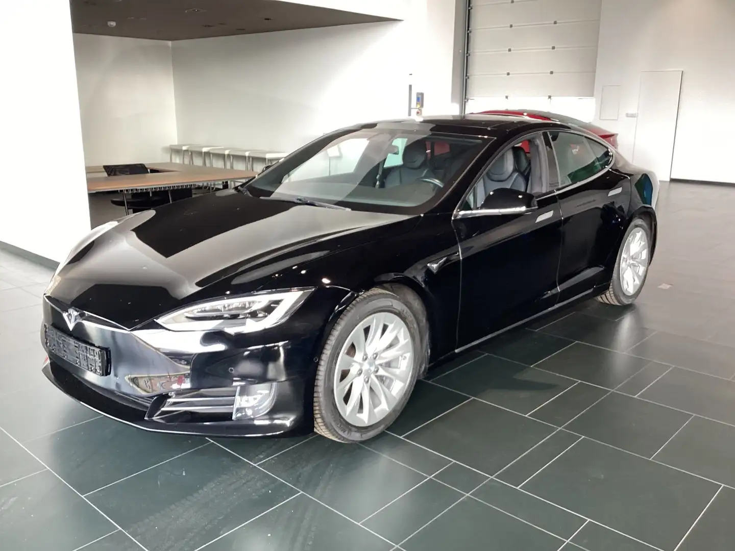 Tesla Model S 75 kWh Business Economy Black - 1