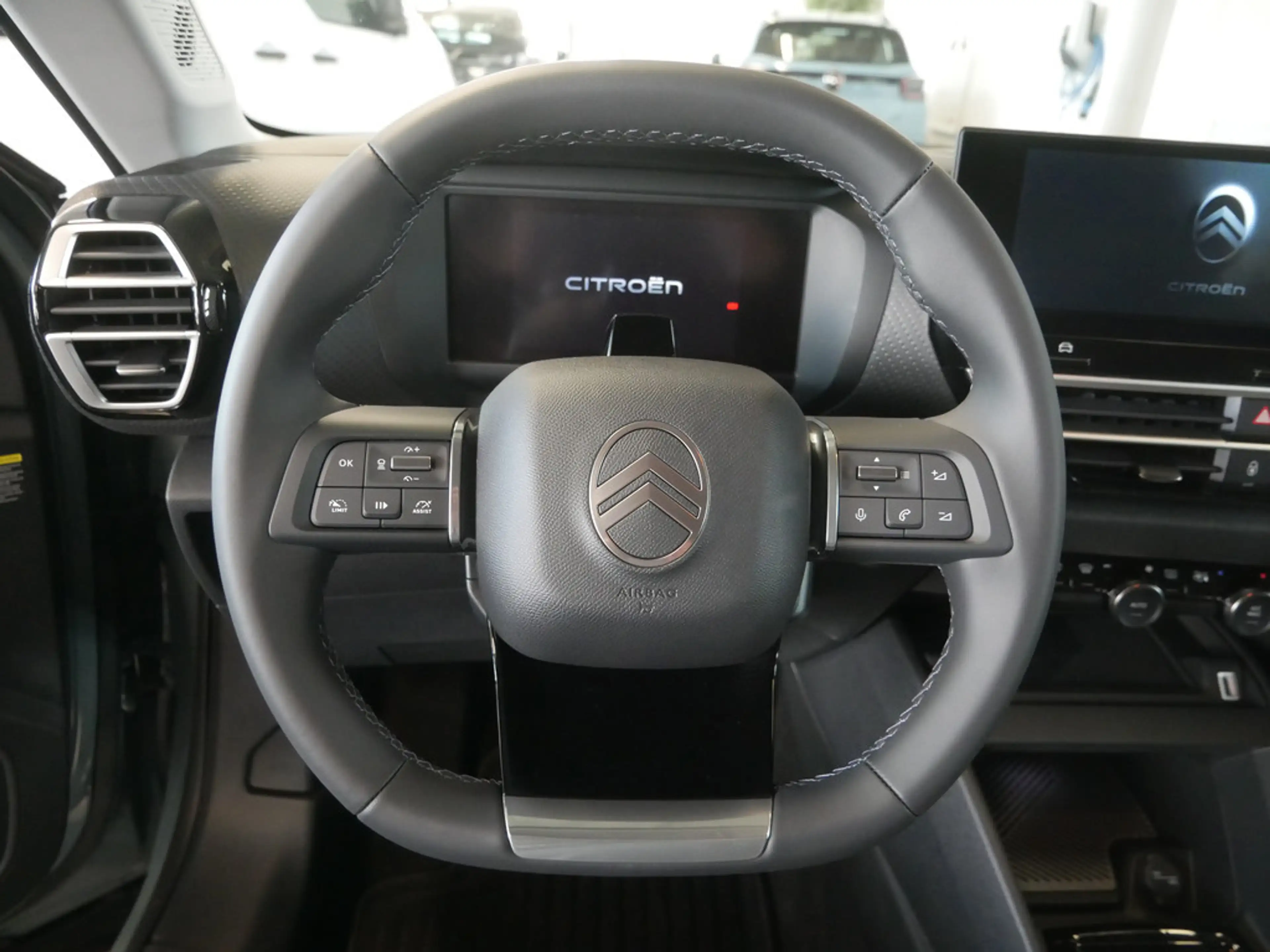 Citroen E-C4 Electric — photo 7