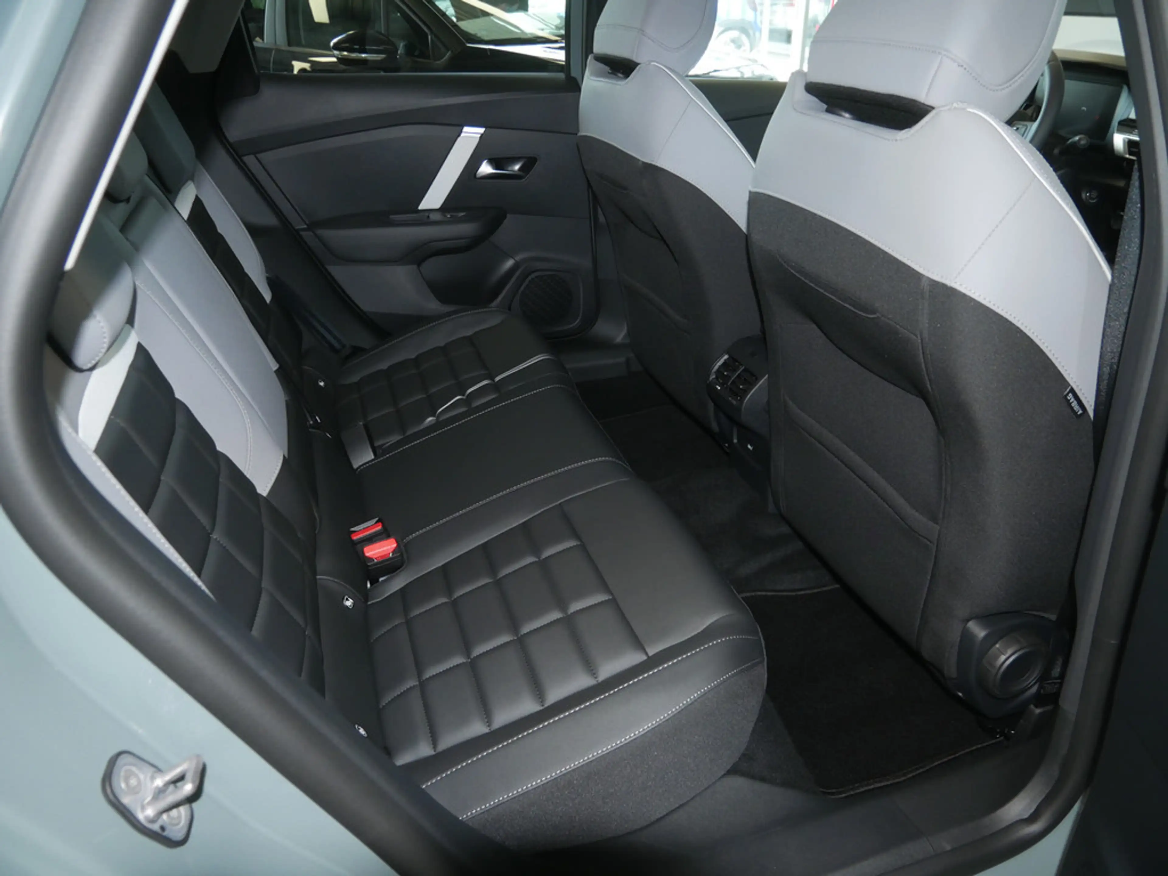 Citroen E-C4 Electric — photo 4