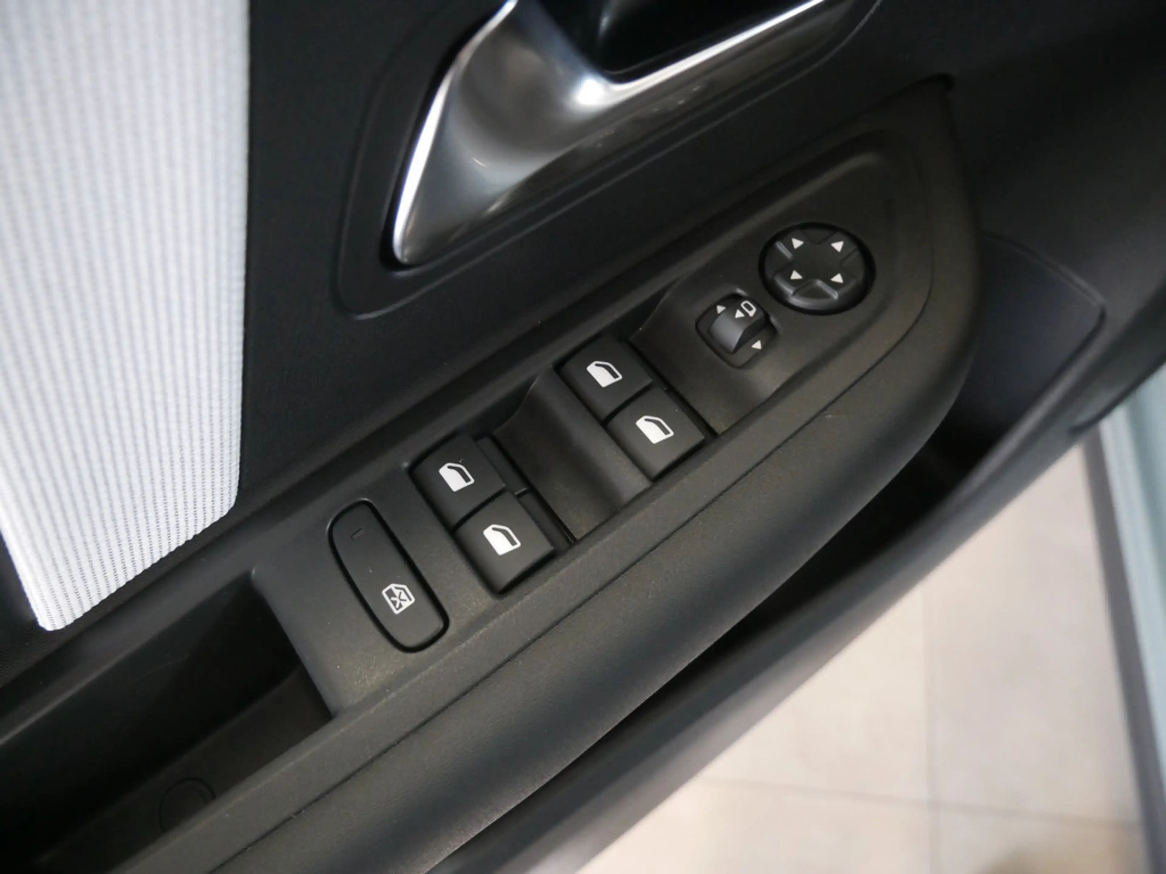 Citroen E-C4 Electric — photo 6
