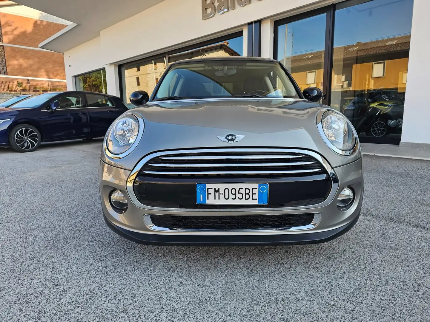 MINI Cooper D Mini 1.5 Cooper D Boost 3p auto Grigio - 2