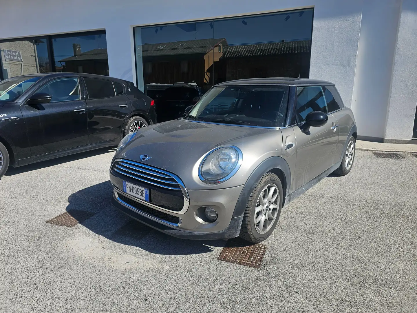 MINI Cooper D Mini 1.5 Cooper D Boost 3p auto Gris - 1
