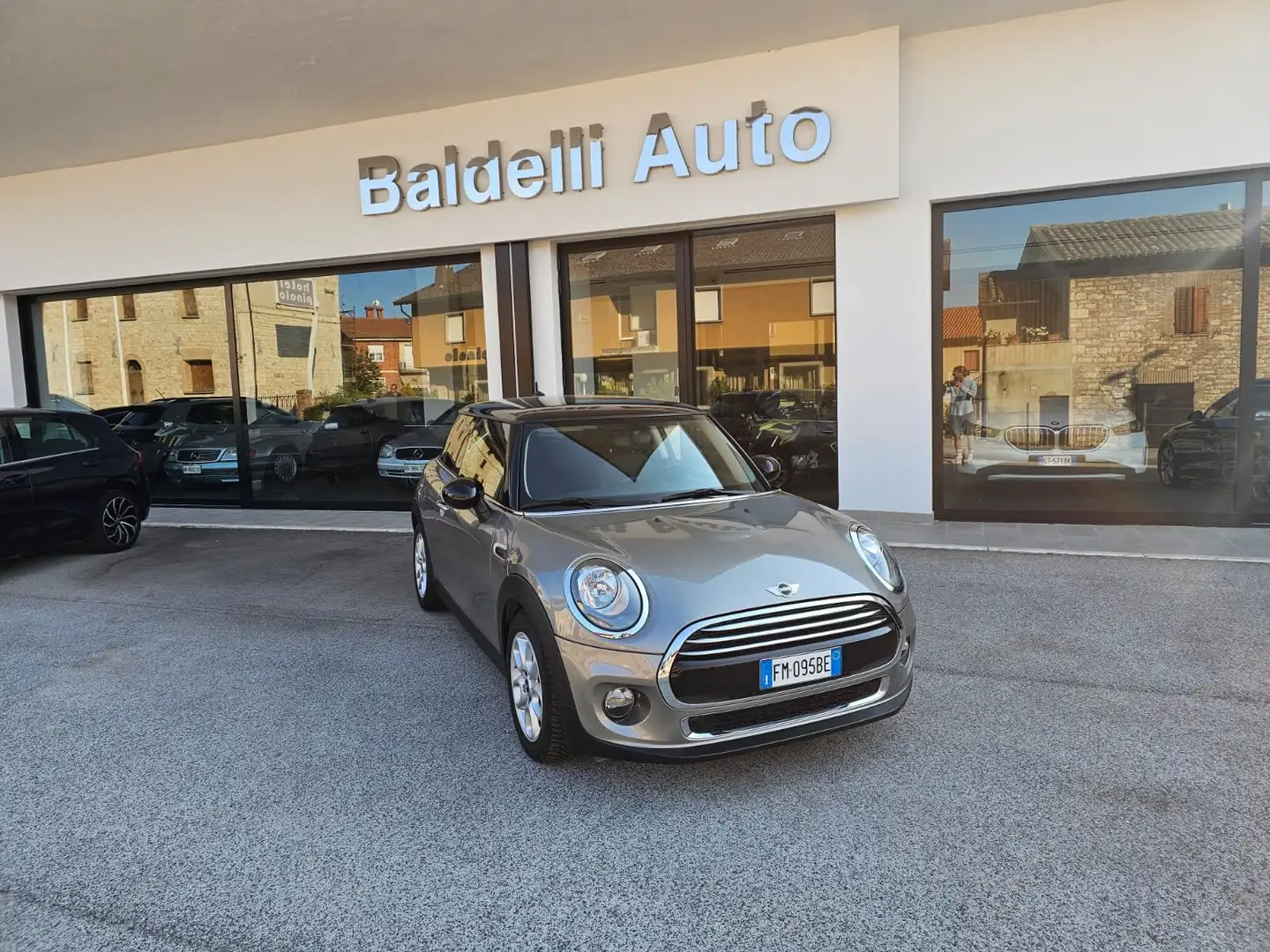 MINI Cooper D Mini 1.5 Cooper D Boost 3p auto Gris - 1