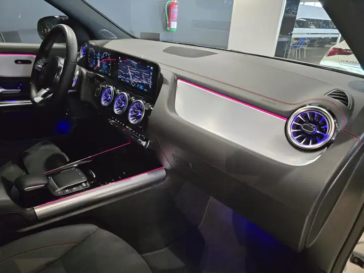 Mercedes-Benz EQA 250 2022, foto 26