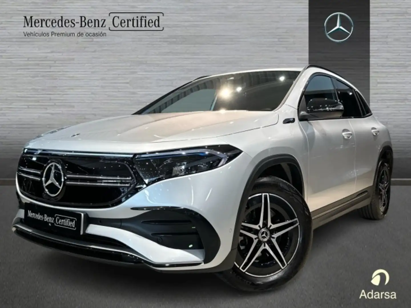 Mercedes-Benz EQA 250 Plateado - 1