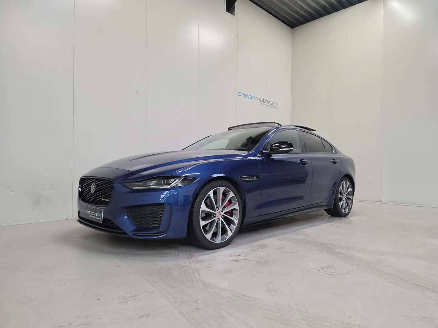Jaguar XE D200 Autom. - R Dynamic - Pano - Topstaat! Синій - 1