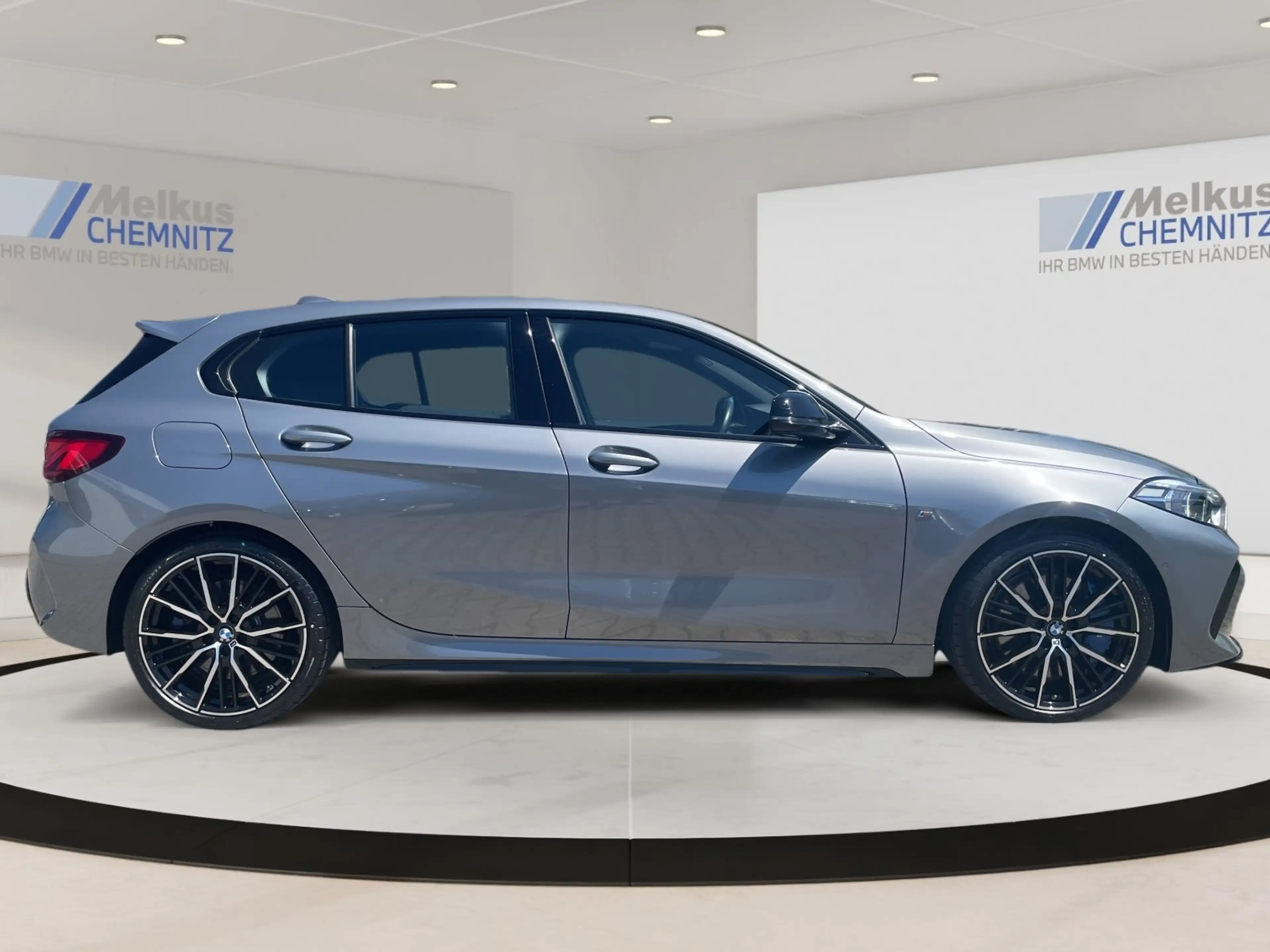 BMW 135 M135i xDrive SAG/Head-Up/Driving/Leder/HiFi/DAB/uv — photo 6