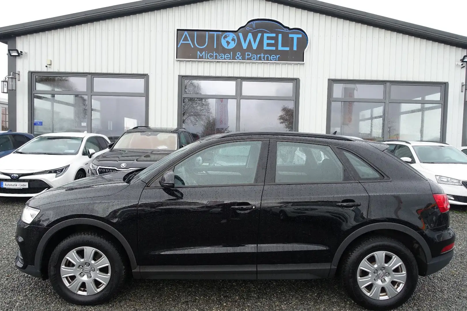Audi Q3 1.4 TSI 1.HAND KLIMAAUT PANORAMA SITZH PDC Schwarz - 1