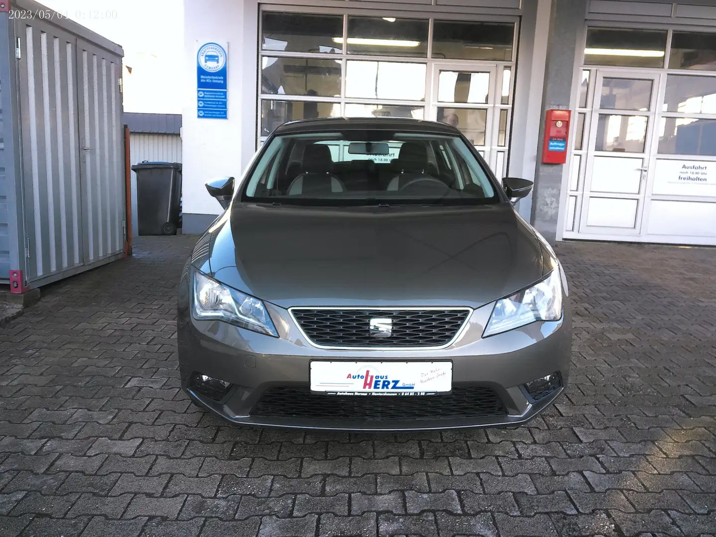 SEAT Leon Reference Brązowy - 1