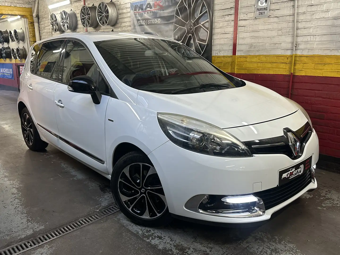 Renault Scenic 1.5 dCi Bose Edition Wit - 1