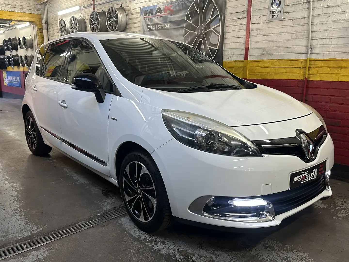 Renault Scenic 1.5 dCi Bose Edition Wit - 2