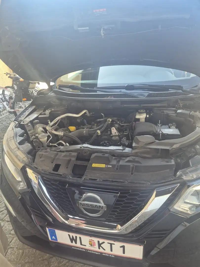 Nissan Qashqai Qashqai 1,2 DIG-T N-Connecta Xtronic Schwarz - 2