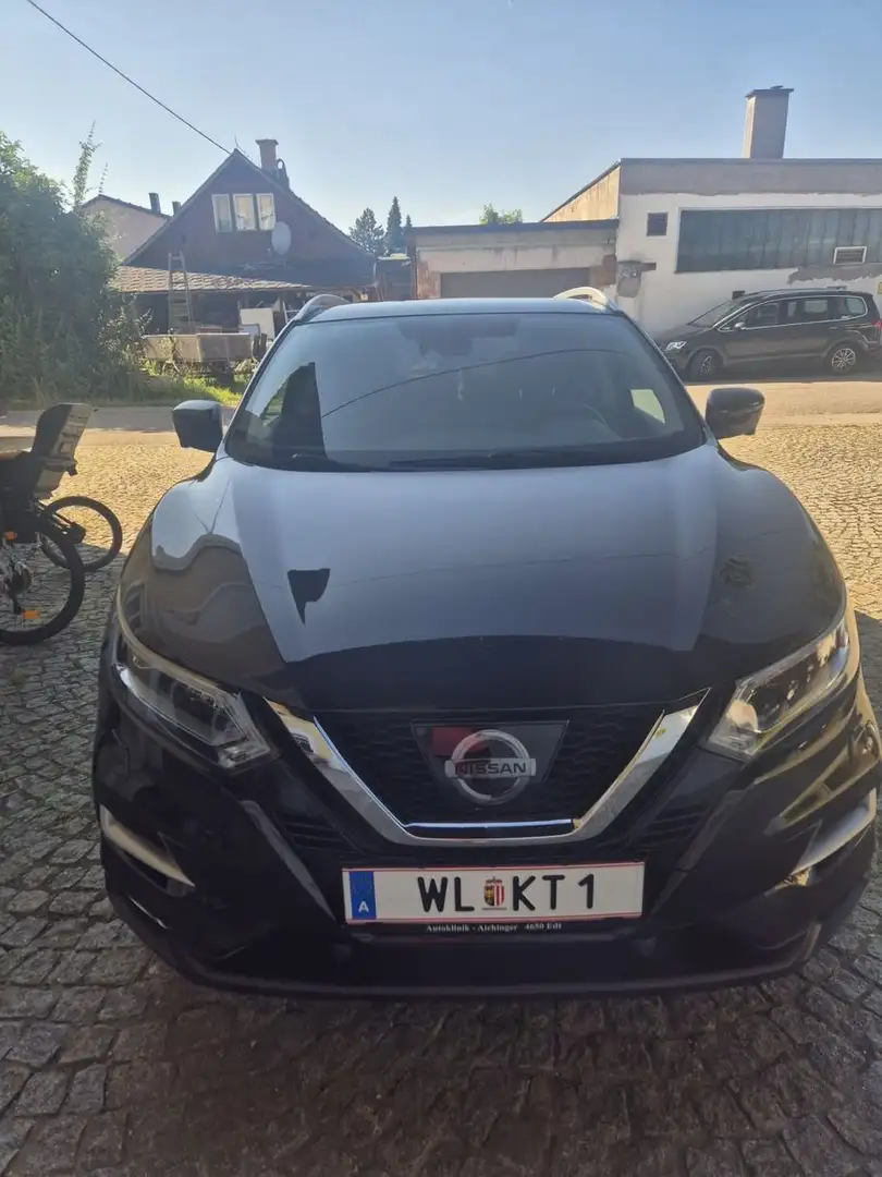Nissan Qashqai Qashqai 1,2 DIG-T N-Connecta Xtronic Schwarz - 1