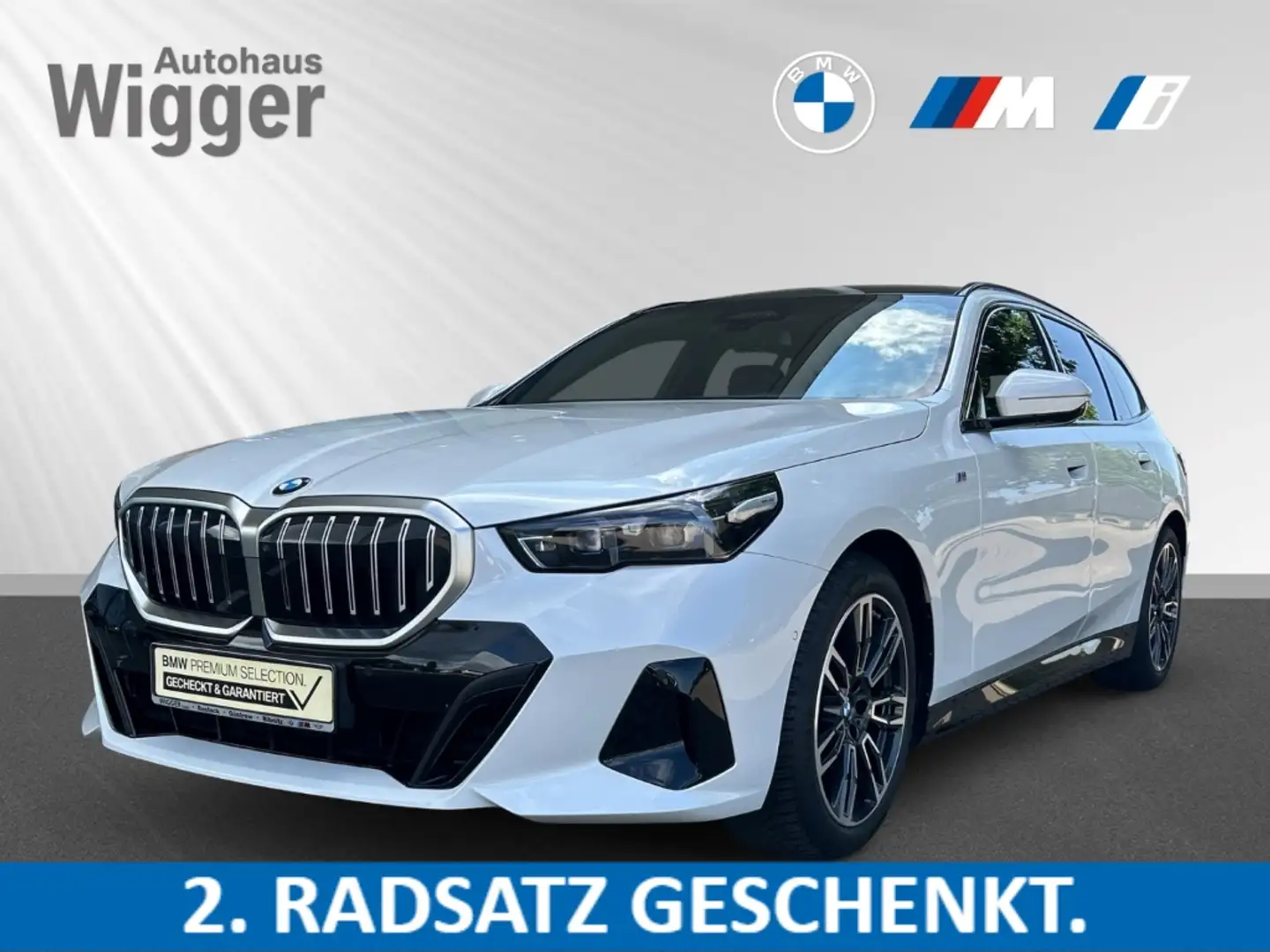 BMW 520 d M Sport touring/HUD/StandHZG/AHK/Panodach Weiß - 1