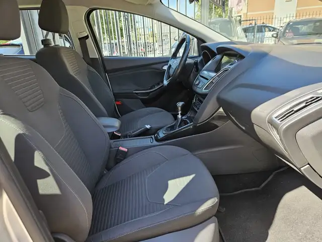 Ford Focus view 10