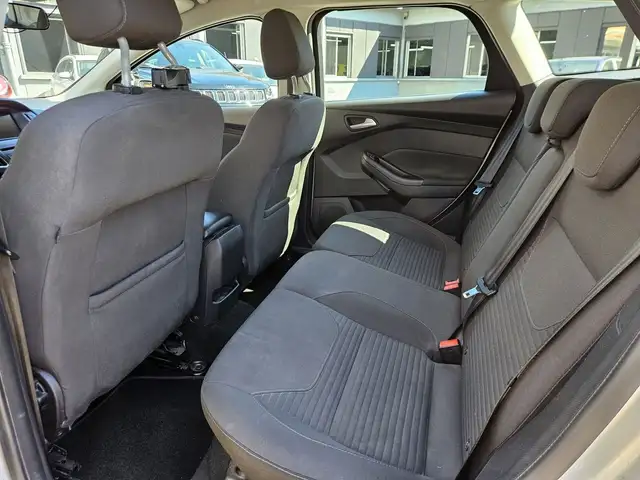 Ford Focus view 7