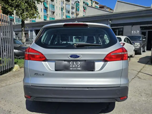 Ford Focus view 4