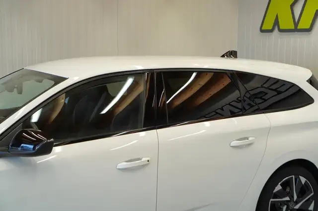 Peugeot 308 view 11