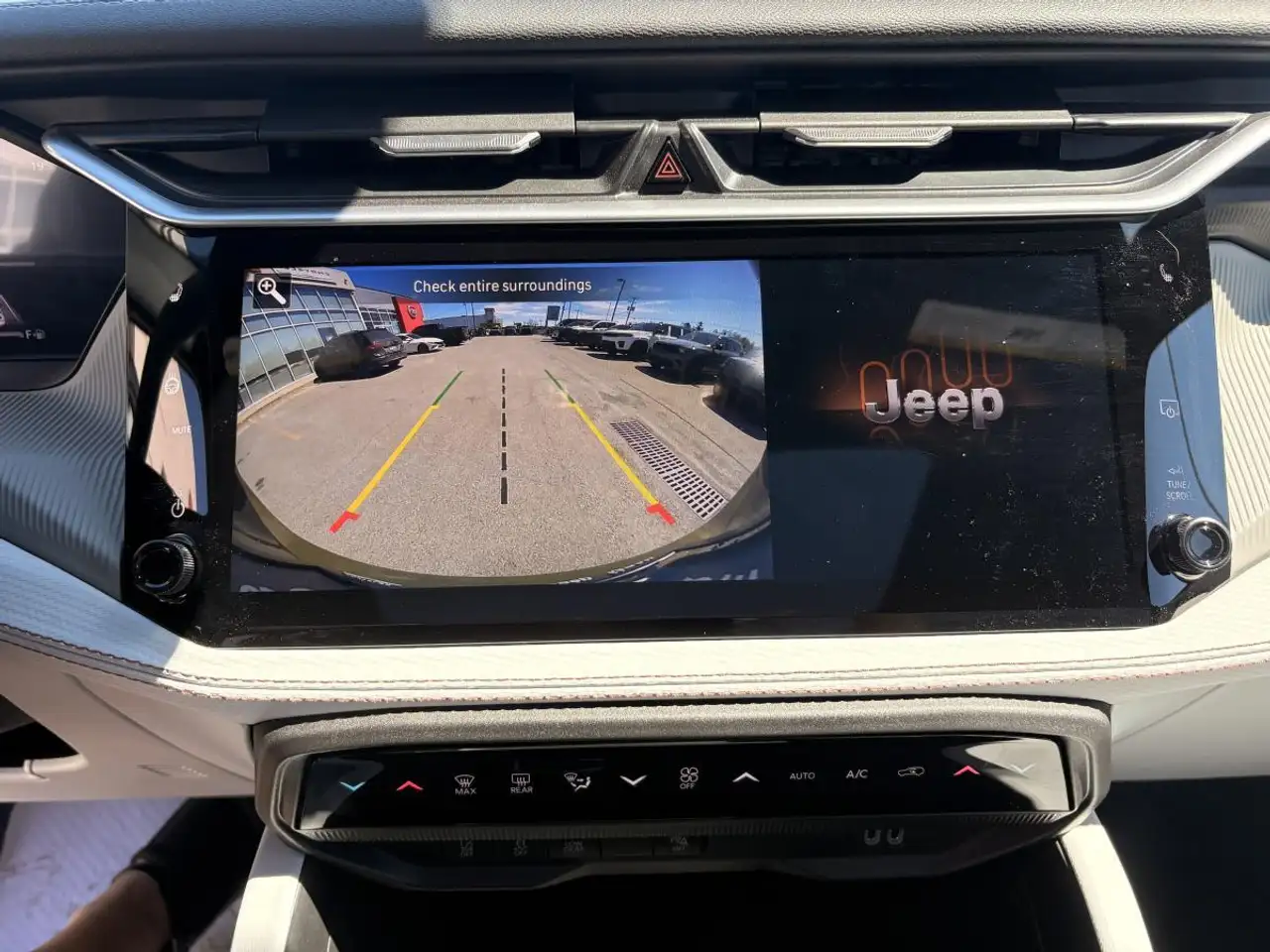 Jeep Cherokee снимка Jeep Cherokee