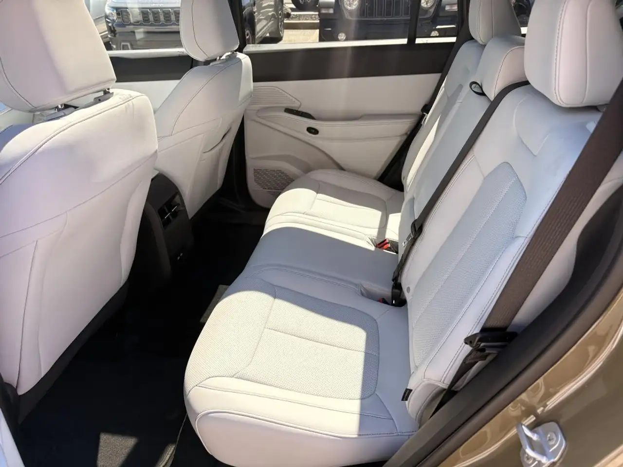 Jeep Cherokee снимка Jeep Cherokee
