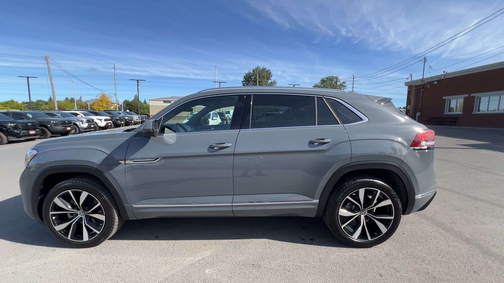2026 Volkswagen Atlas EXCELINE R-LINE AWD | MASSAGE SEATS | PANO ROOF — снимка 5