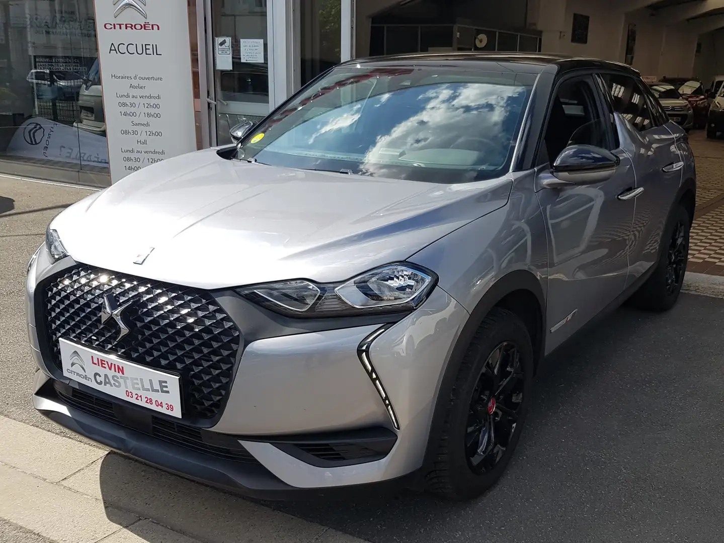 DS Automobiles DS 3 Crossback DS3 Crossback BlueHDi 130 EAT8 Performance Line+ Grau - 1