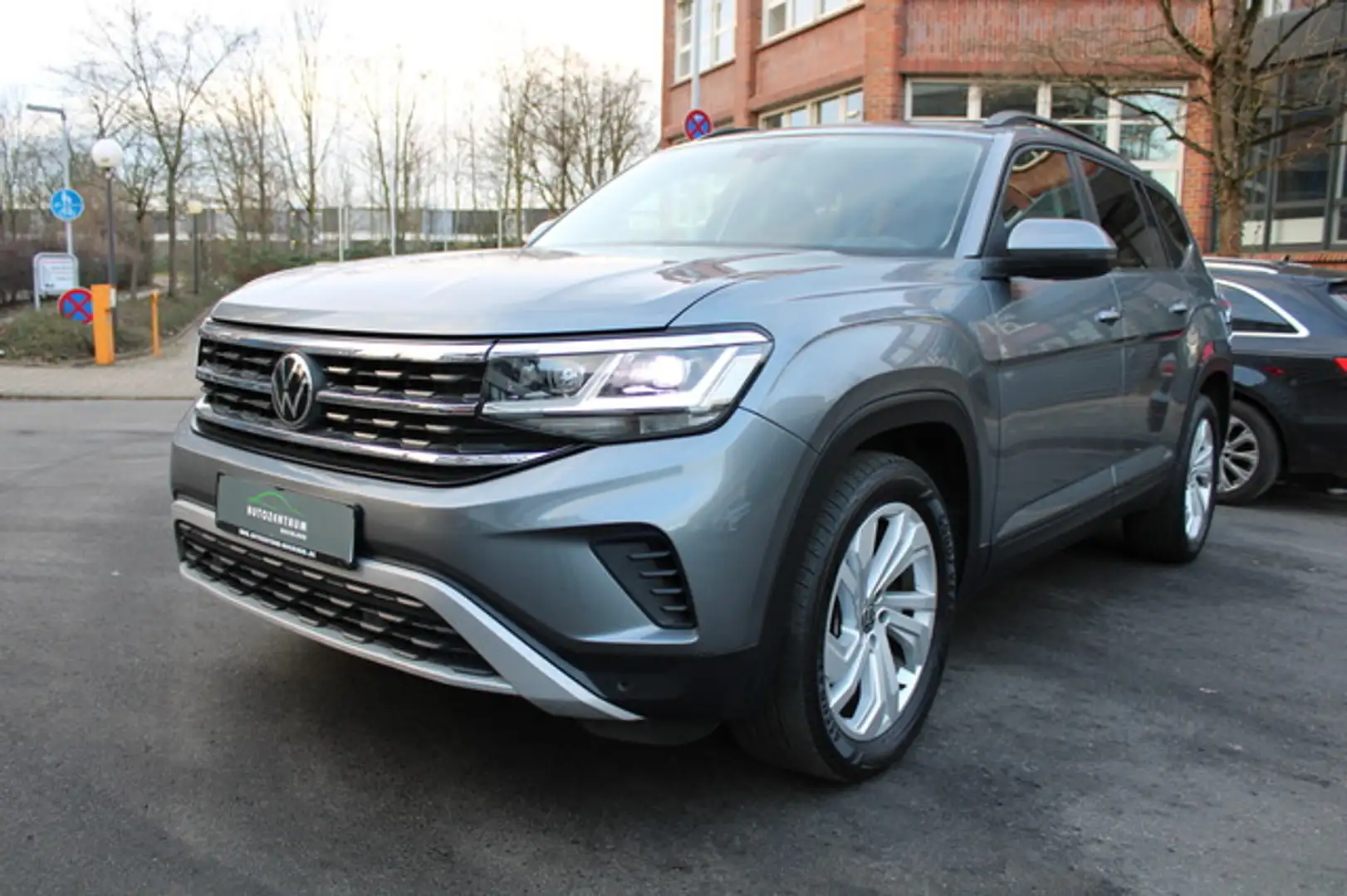 Volkswagen Atlas SE 3.6 AHK/Leder/Panorama/7-Sitzer/Carplay Grigio - 2