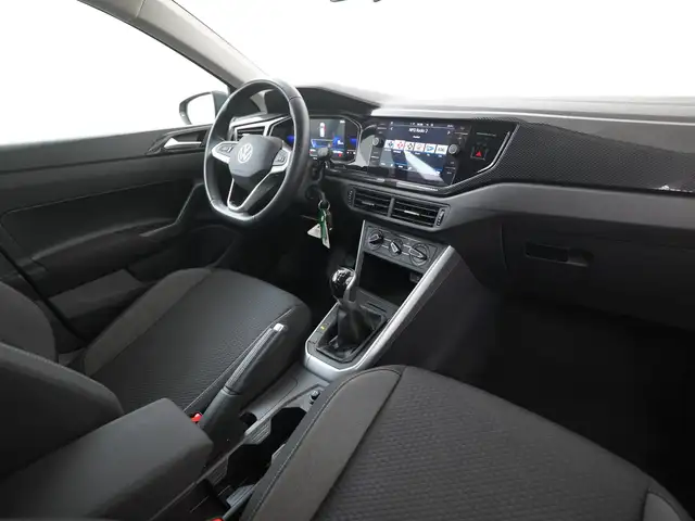 Volkswagen Polo view 2