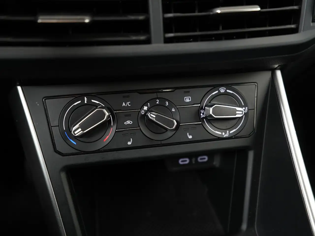 Volkswagen Polo 1.0 TSI Life Digital Cockpit Apple/Android Car, миниатюра 11