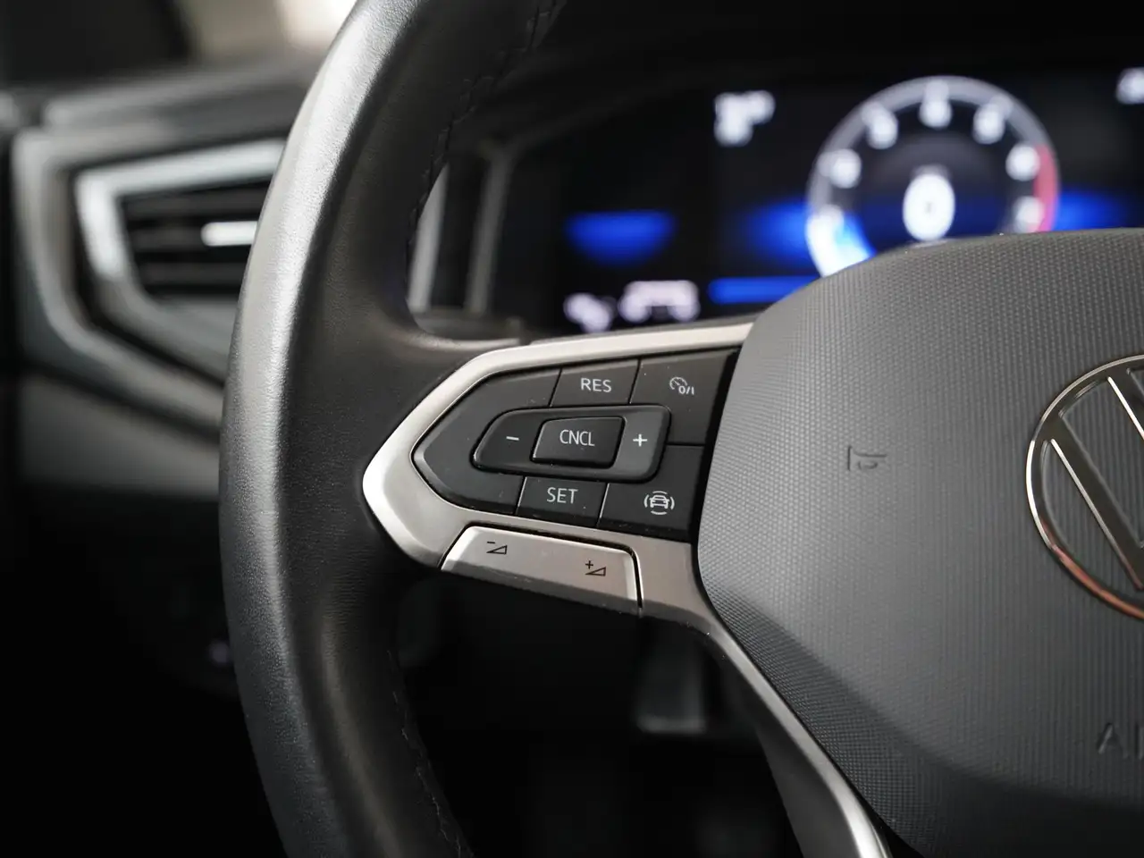 Volkswagen Polo 1.0 TSI Life Digital Cockpit Apple/Android Car, миниатюра 7