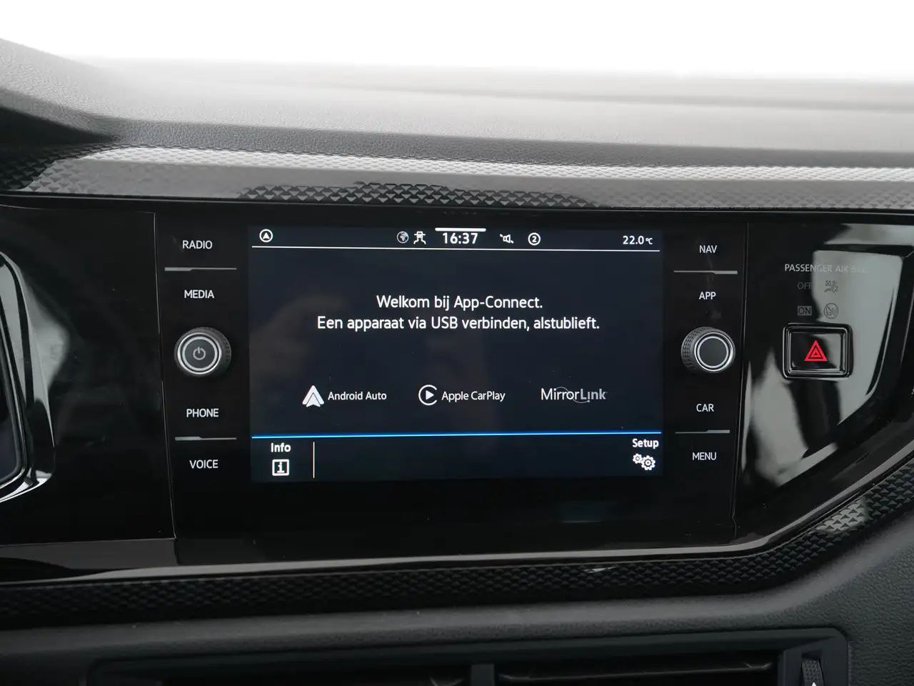 Volkswagen Polo 1.0 TSI Life Digital Cockpit Apple/Android Car, миниатюра 15