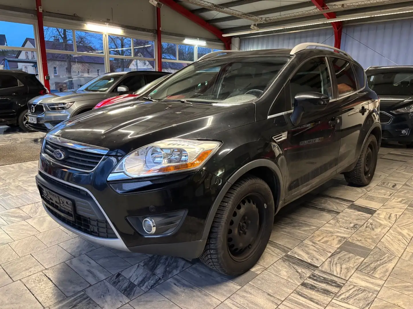 Ford Kuga Trend 2.0 TDCi 4x4 Automatik Navi AHK Noir - 2