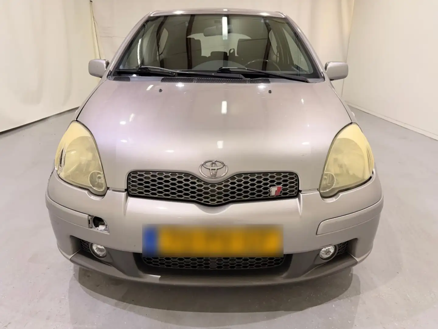 Toyota Yaris 1.5 VVT-i T-Sport Airco Grau - 2