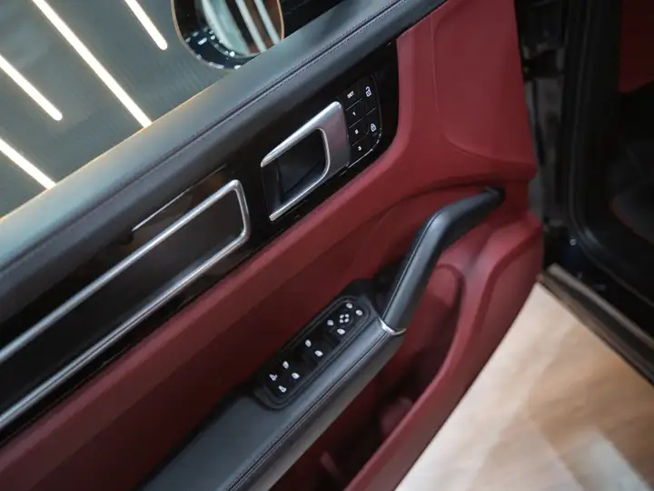 Porsche Cayenne 2022, foto 21